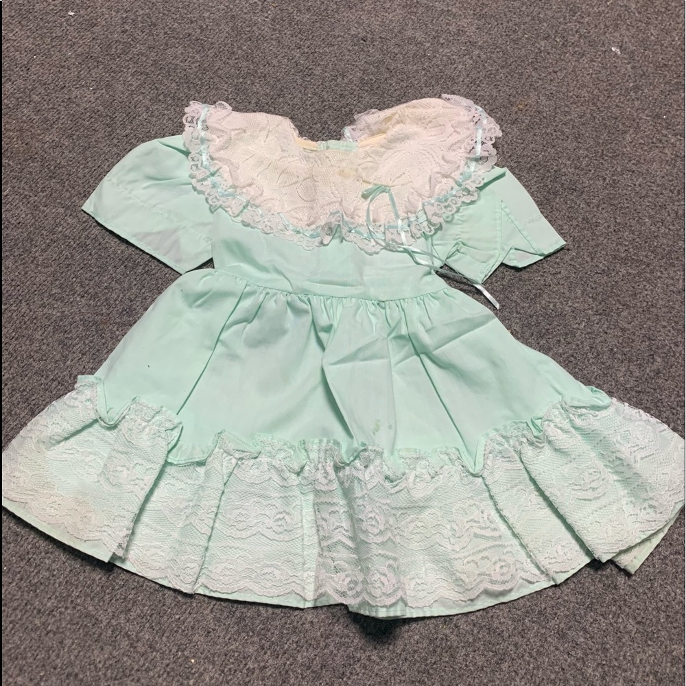 Short Sleeve Baby Girl Dress with Tie Back and Lace Collar